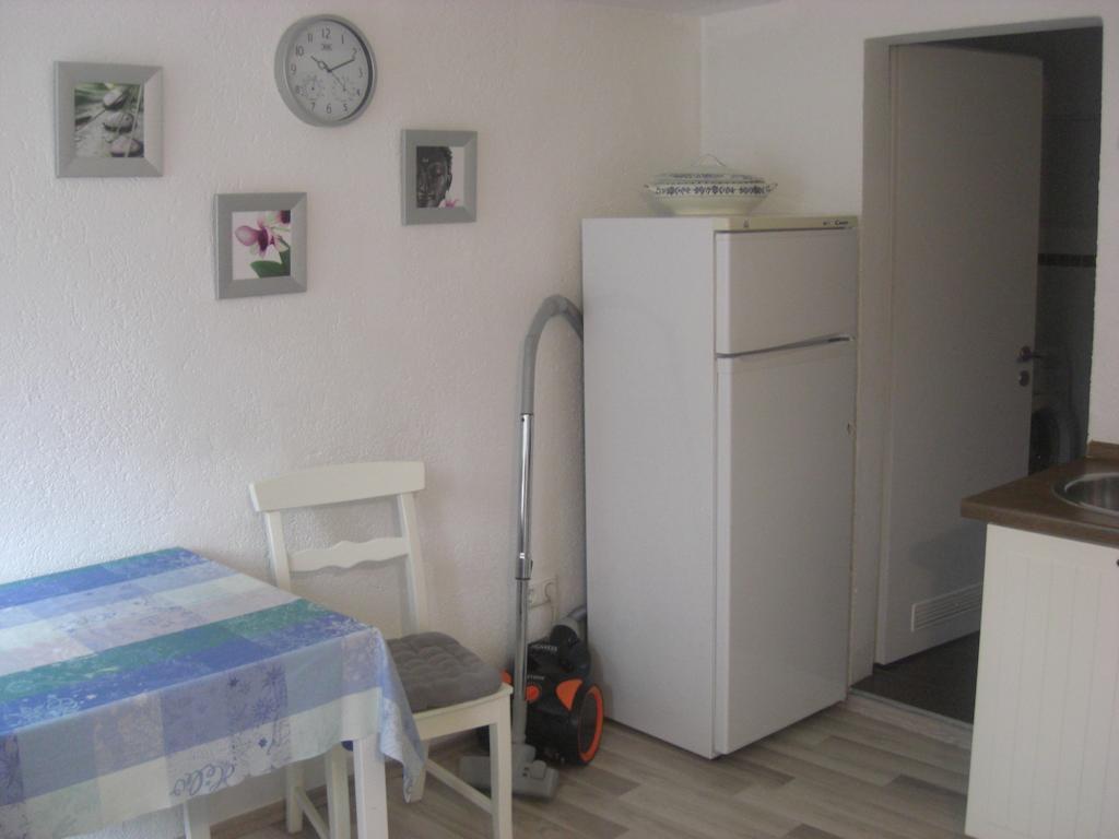 Unterkunft Fuer Arbeiter Und Monteure Gräfrath Kamer foto